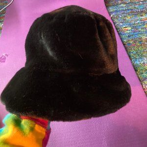 💜2/$10💜 NWOT Fuzzy Bucket Hat
